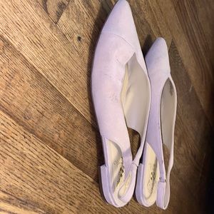 Nude sling-back shoes